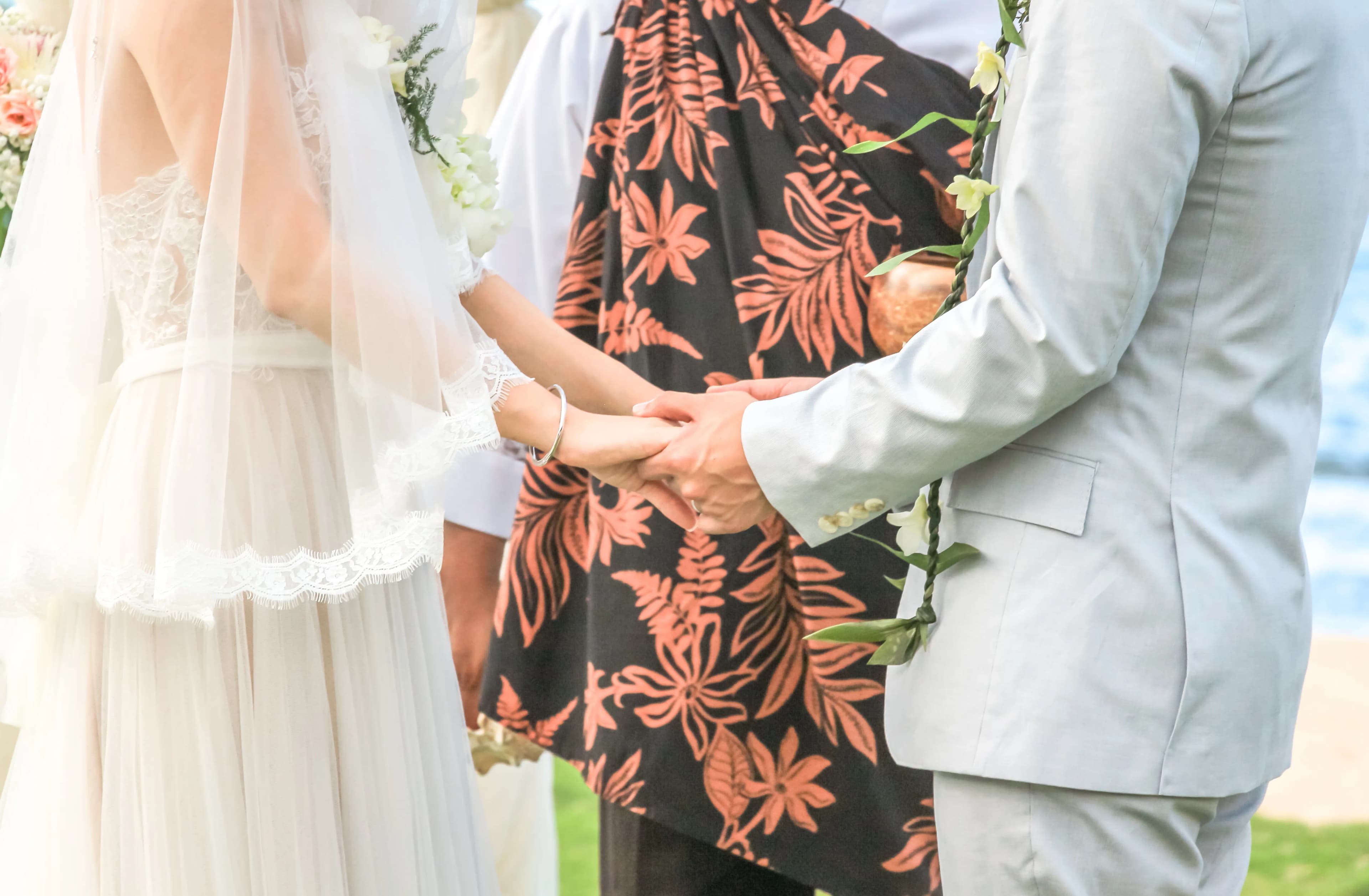 ハワイでふたりだけの結婚式を!費用相場・準備・後悔しない過ごし方を解説