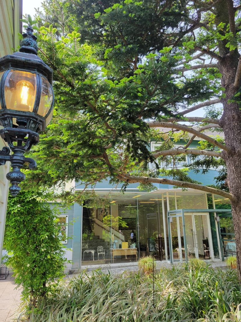 e2b7f133-827f-46f8-aa1c-ffe6e57681c9